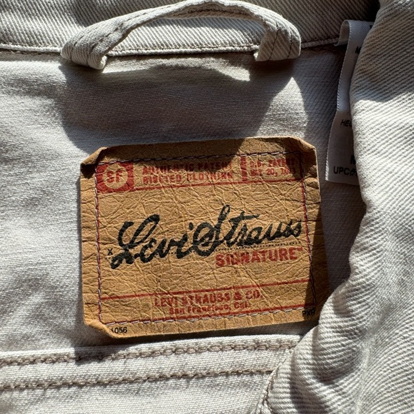 Vintage Levi’s White Jean Trucker Jacket - Picture 2 of 7